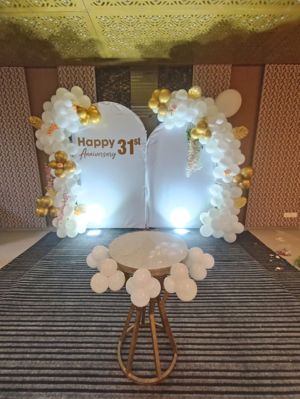 31 Anniversary Decor